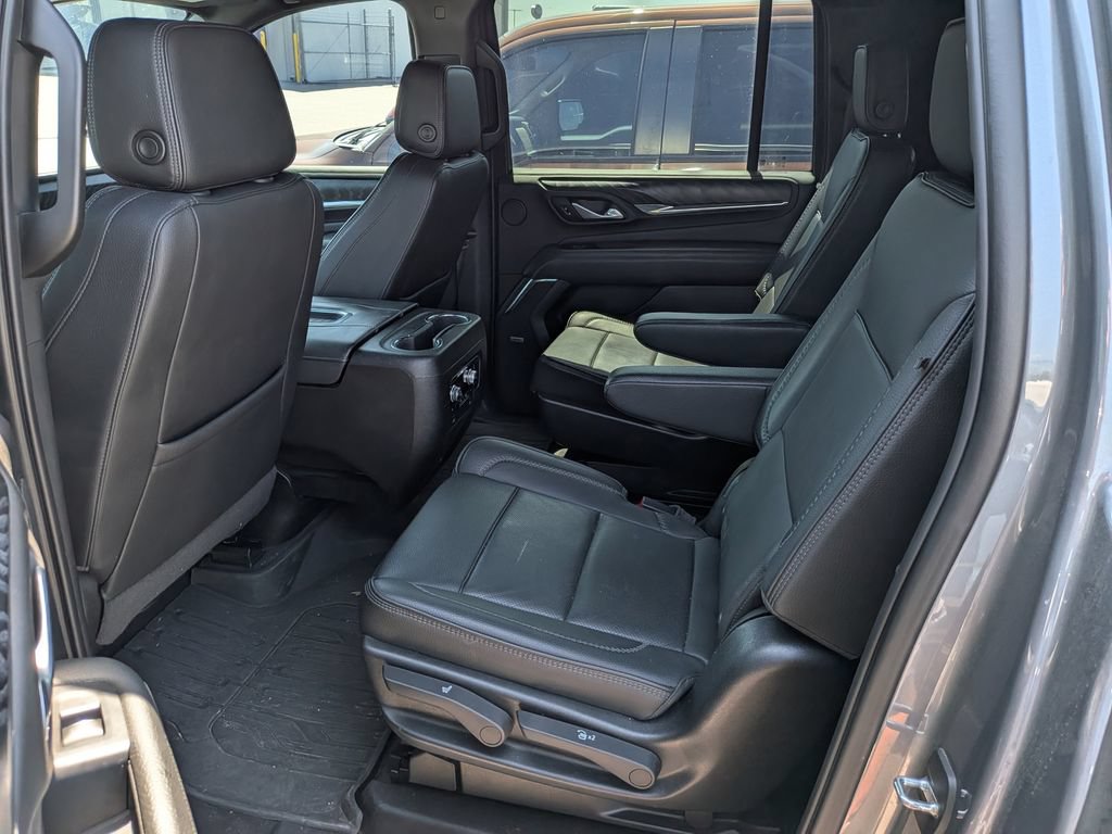 Used 2022 GMC Yukon XL Denali AWD/4WD image 12
