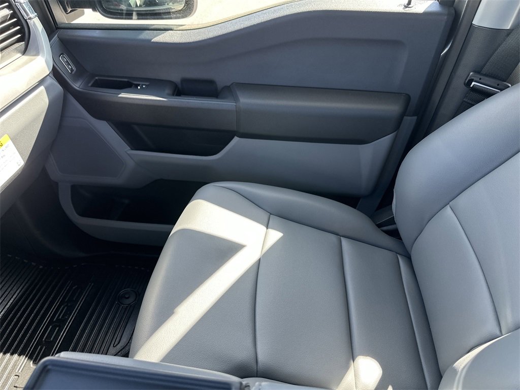 New 2025 Ford F250 XL w/ XL Chrome Package image 28