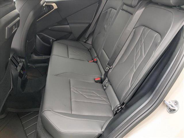 Used 2025 BMW X3 xDrive30i w/ Premium Package image 14