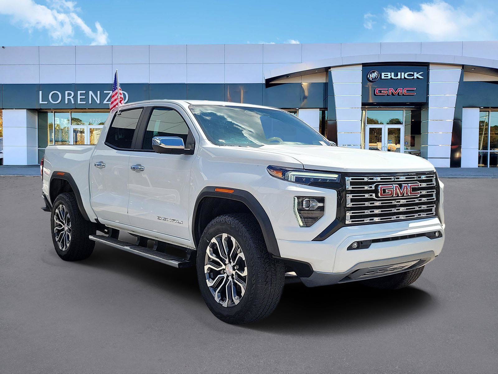 Used 2024 GMC Canyon Denali AWD/4WD image 3