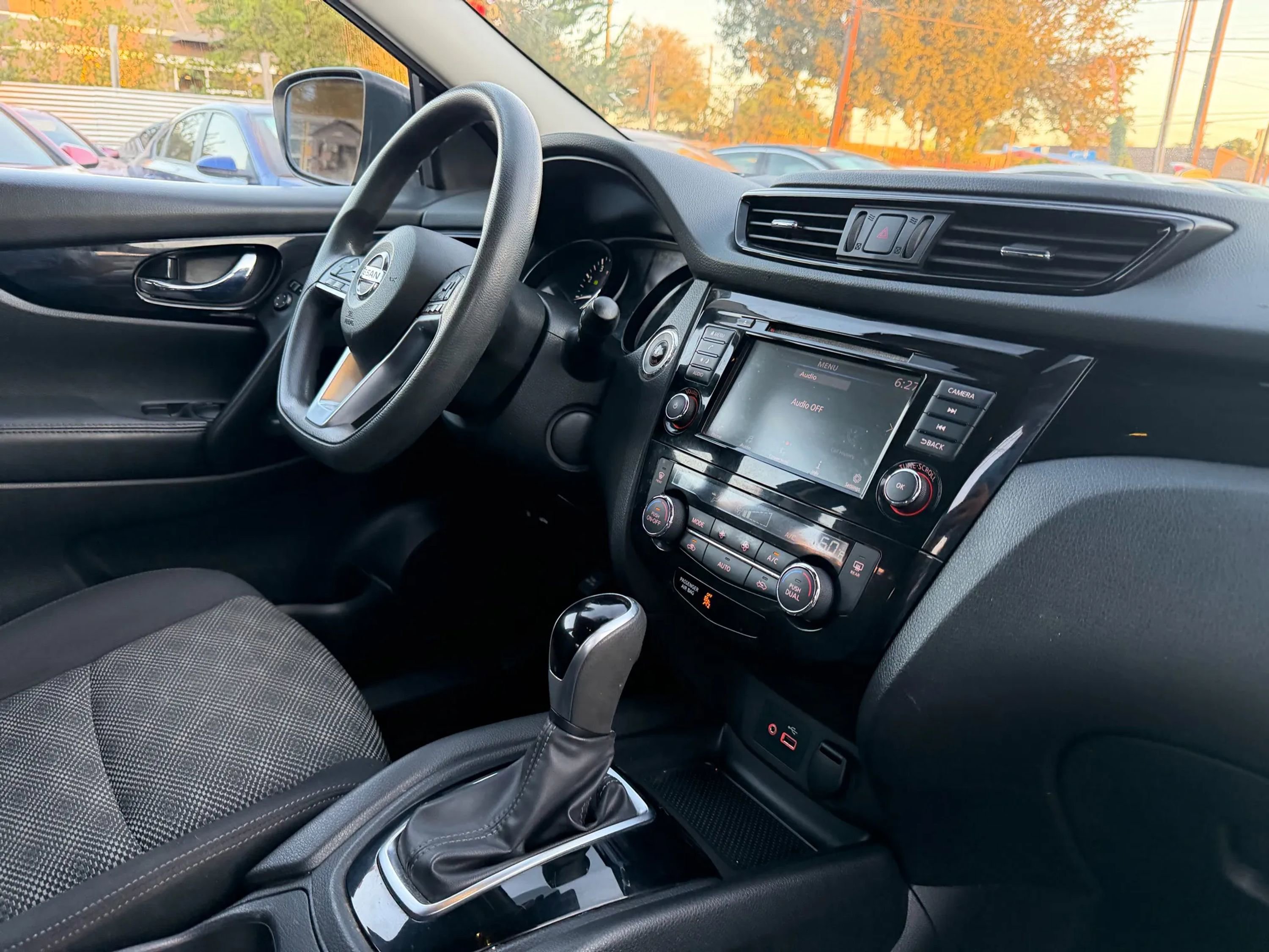 Used 2019 Nissan Rogue Sport SV image 19