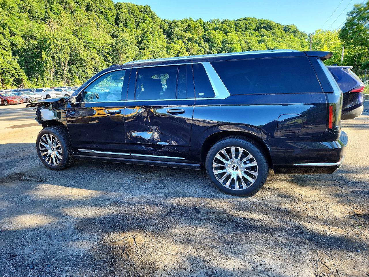 Used 2026 Cadillac Escalade ESV Platinum Luxury AWD/4WD image 4