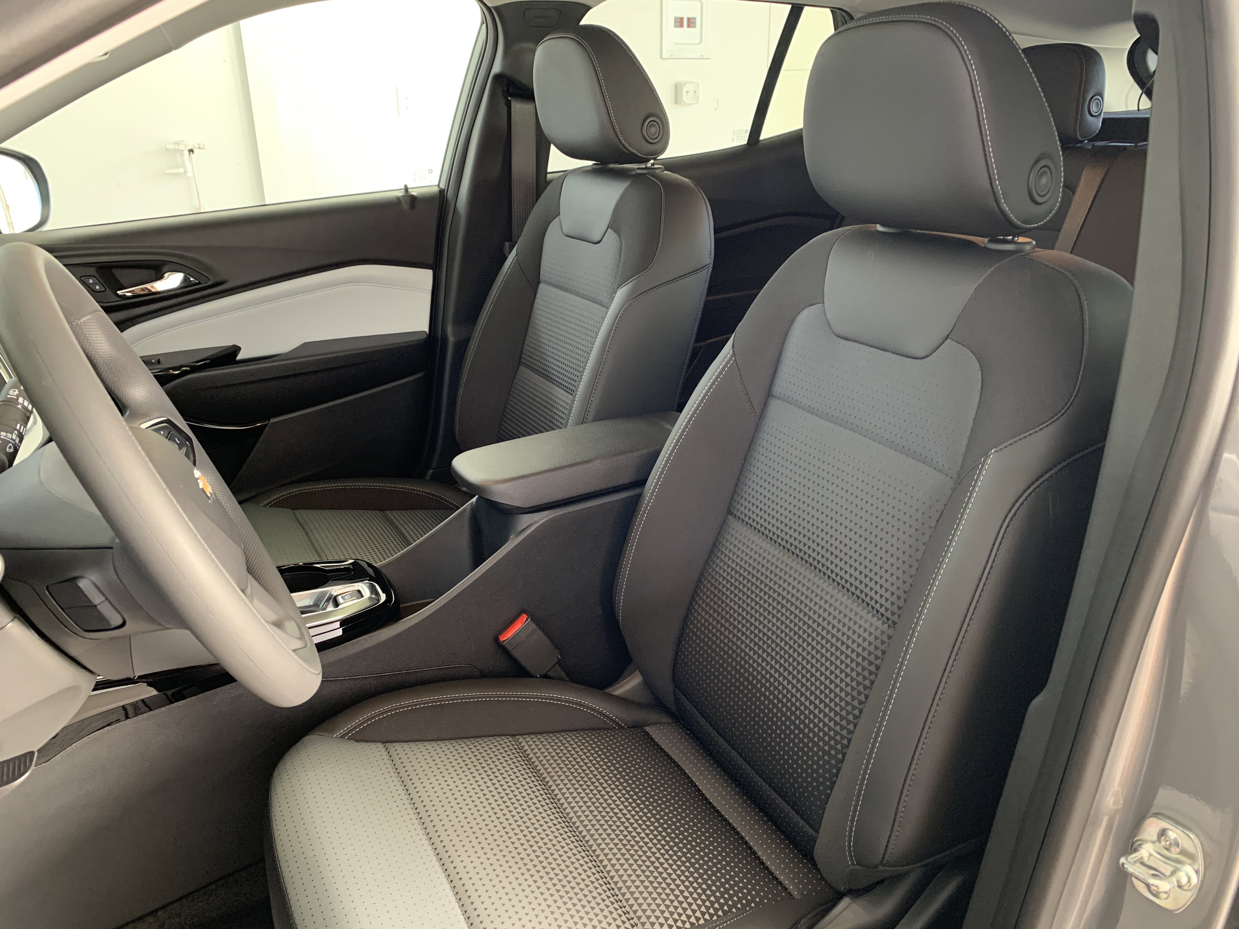 New 2026 Chevrolet Trax LT w/ Sunroof Package image 13