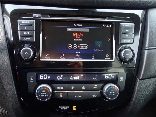 Used 2019 Nissan Rogue SV image 18