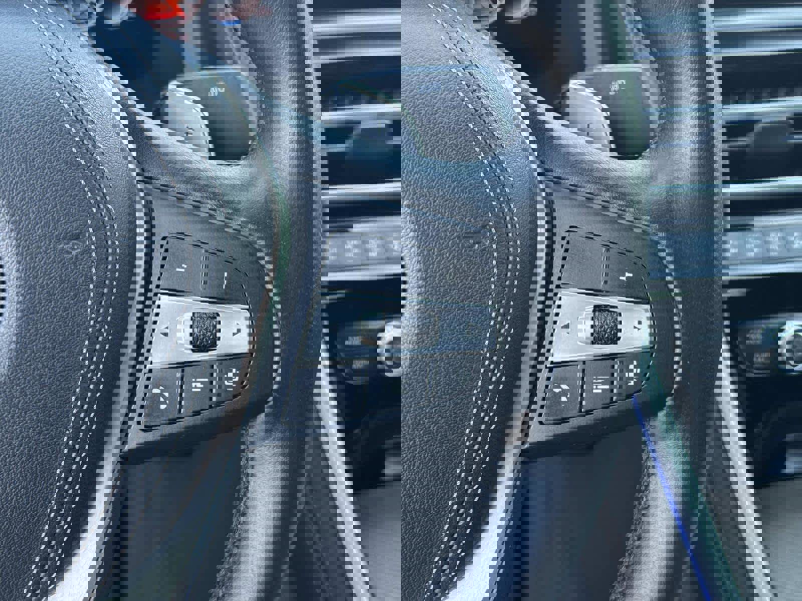 Used 2020 BMW 840i Convertible w/ Comfort Seating Package image 24