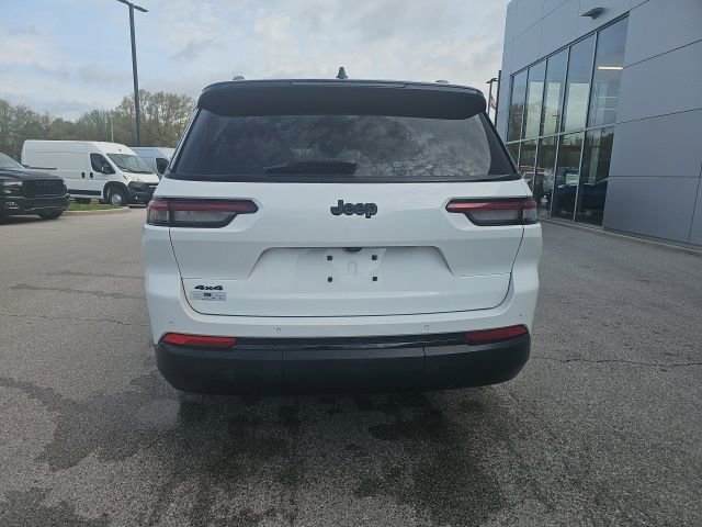 Used 2024 Jeep Grand Cherokee L Laredo image 4