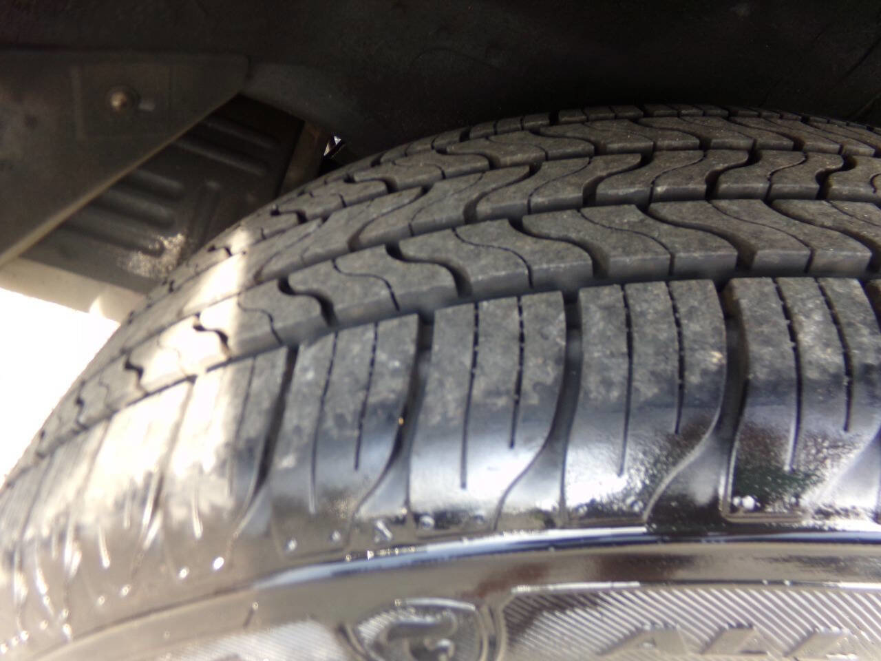 Used 2005 Honda CR-V LX image 19