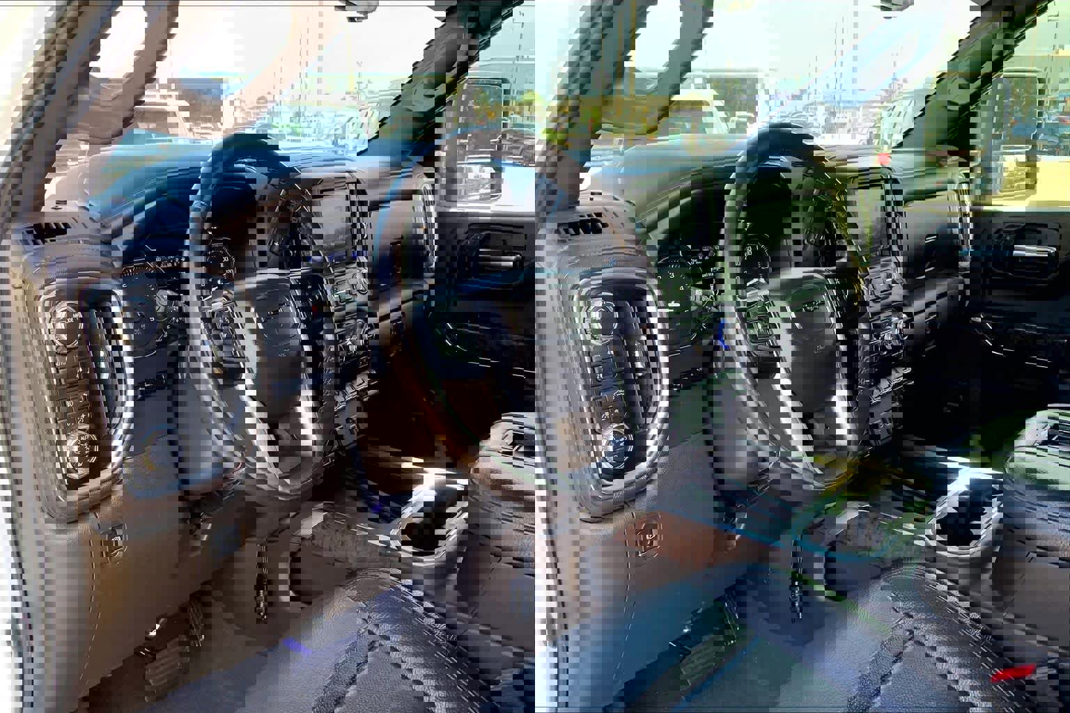 Used 2020 GMC Sierra 3500 Denali w/ Denali Ultimate Package image 17