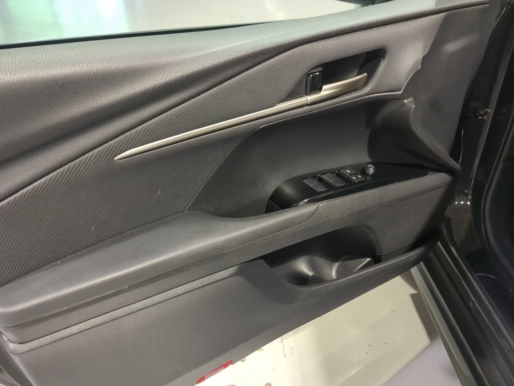 Used 2025 Toyota Camry SE FWD image 14