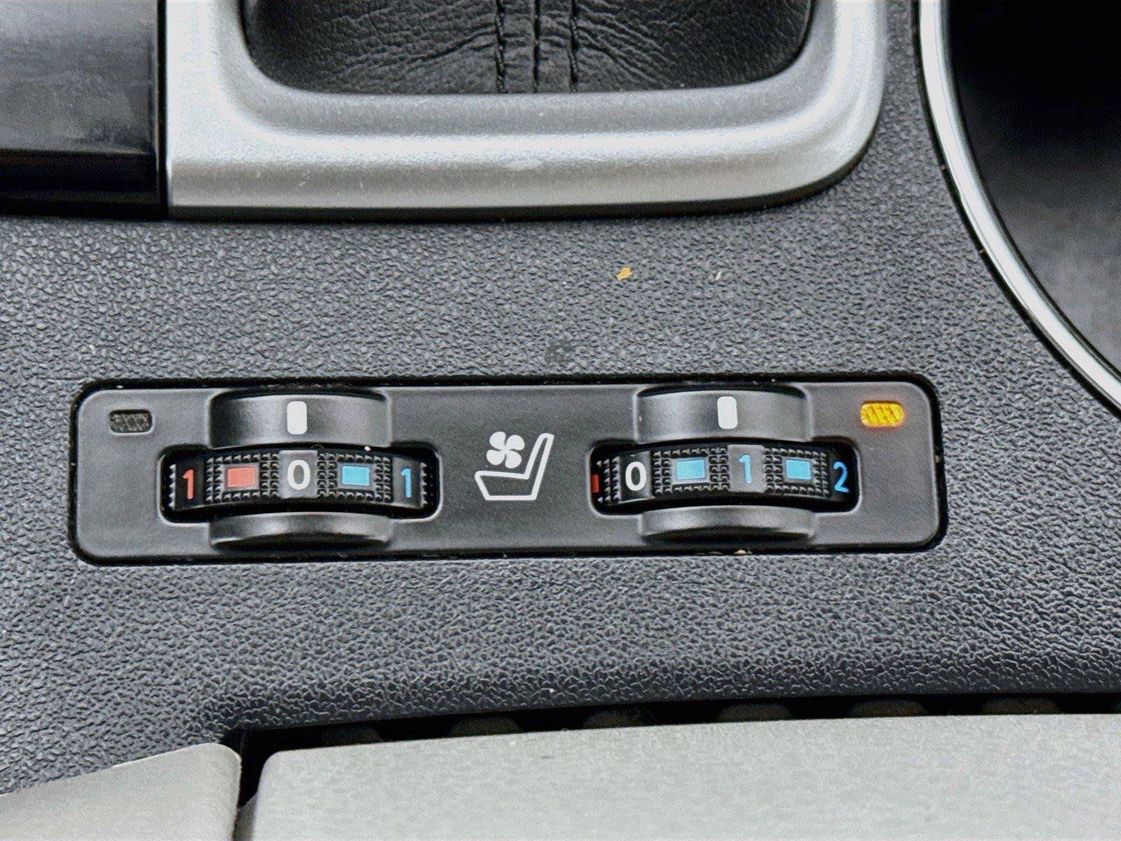 Used 2015 Toyota Highlander Limited FWD image 7