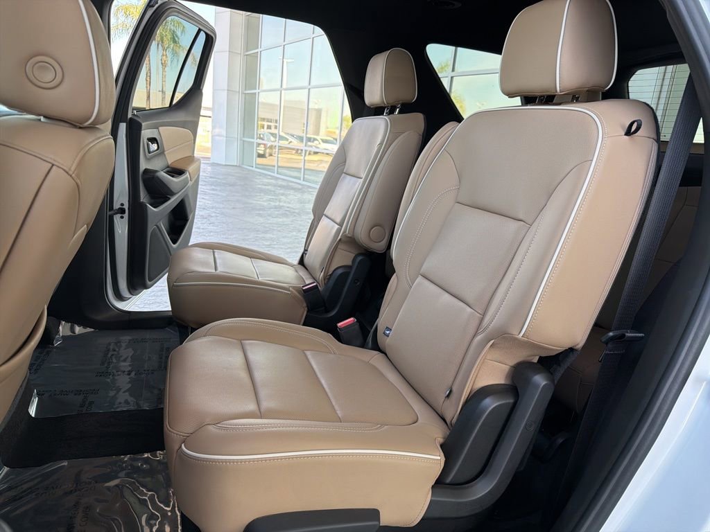 Used 2023 Chevrolet Traverse Premier image 14