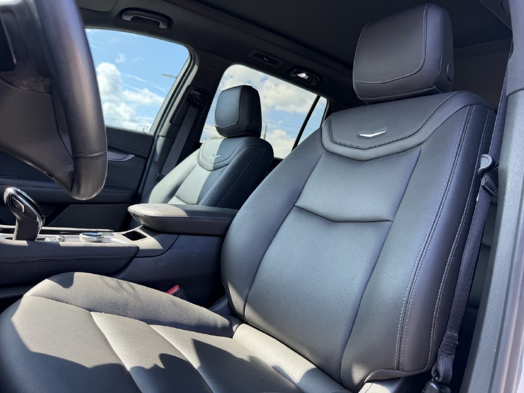 Used 2024 Cadillac XT6 Luxury FWD image 12