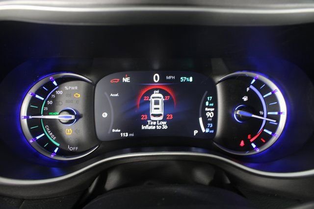 Used 2024 Chrysler Pacifica Select image 11