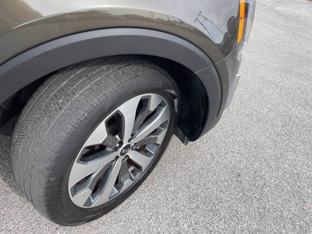 Used 2020 Kia Telluride S FWD image 19