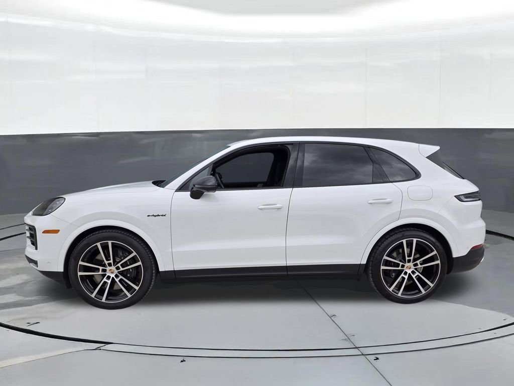 Certified 2025 Porsche Cayenne E-Hybrid image 2