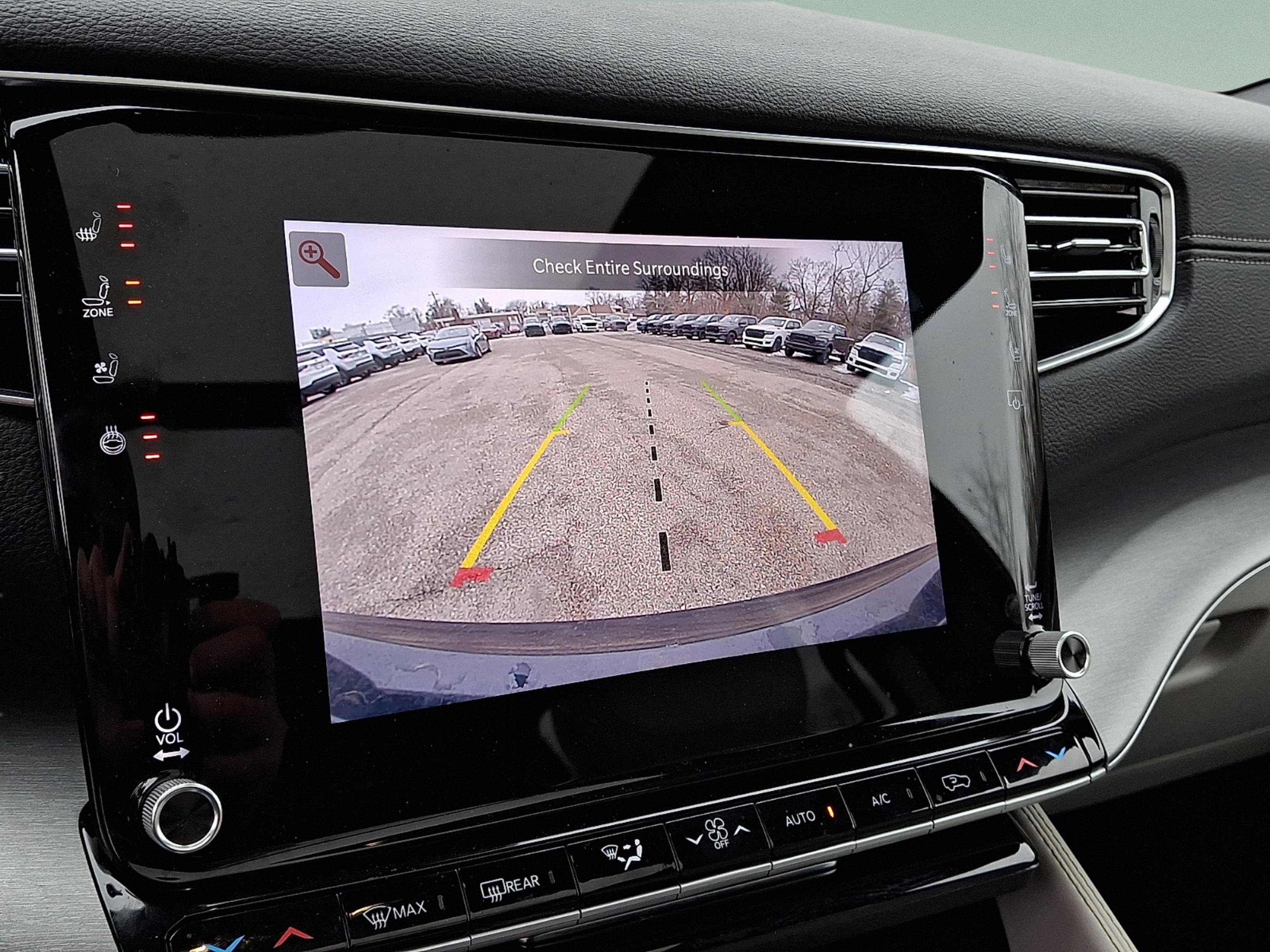 Used 2025 Jeep Wagoneer 4WD w/ Premium Group I image 17