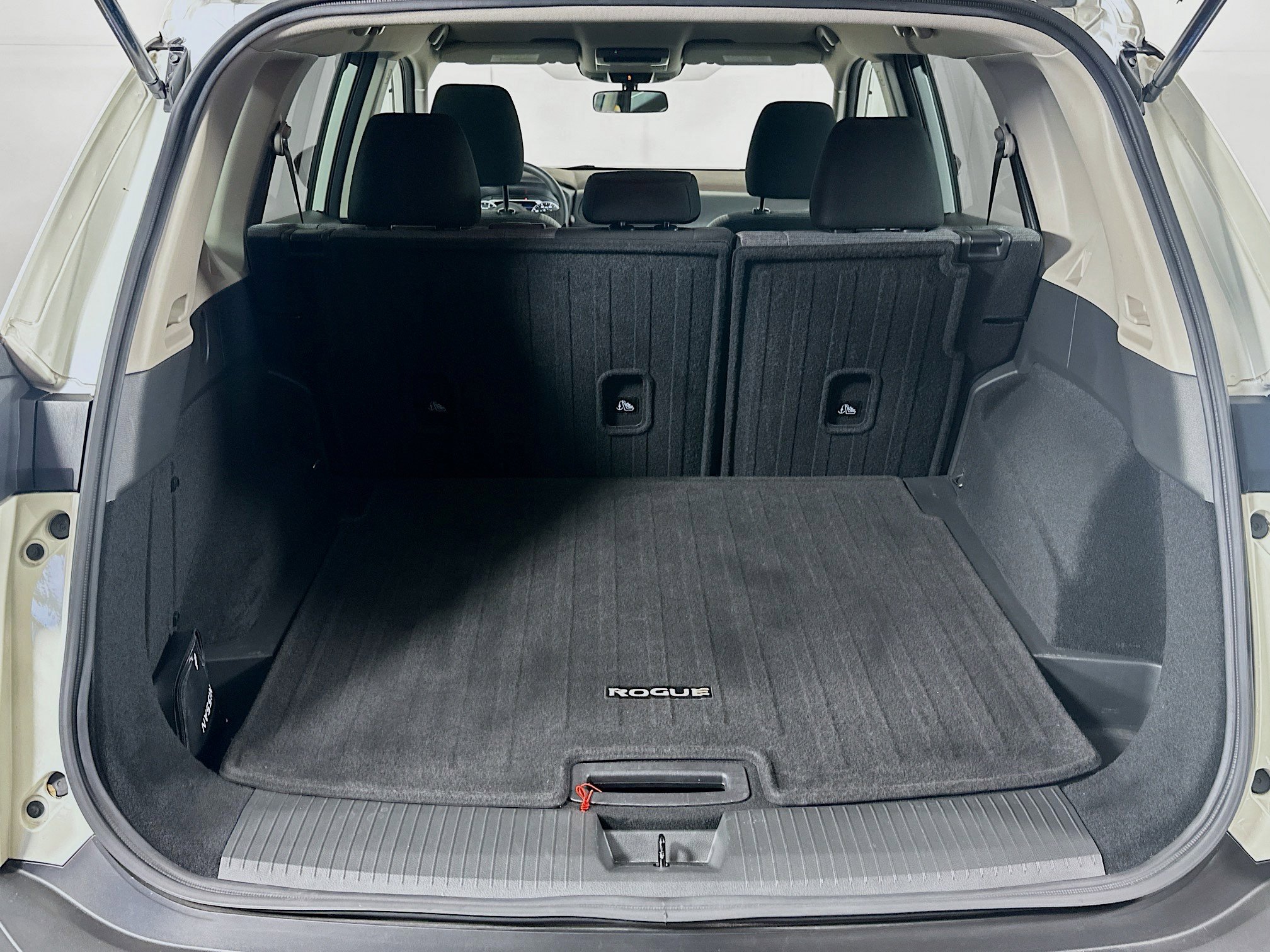 Used 2023 Nissan Rogue SV FWD image 27