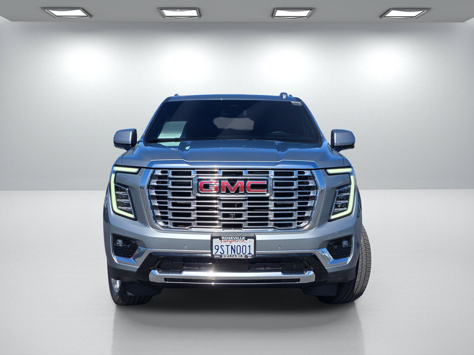 Used 2025 GMC Yukon Denali AWD/4WD image 2