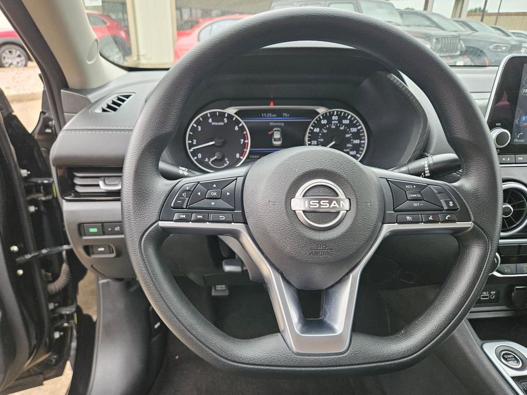 Used 2025 Nissan Sentra SV FWD image 18