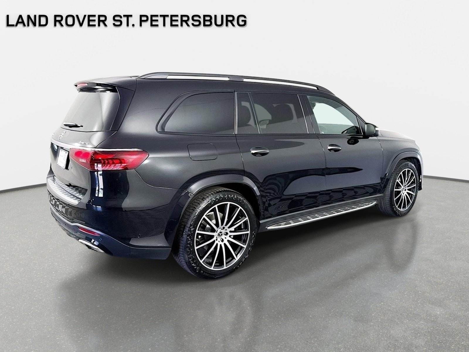 Used 2024 Mercedes-Benz GLS 580 4MATIC image 5