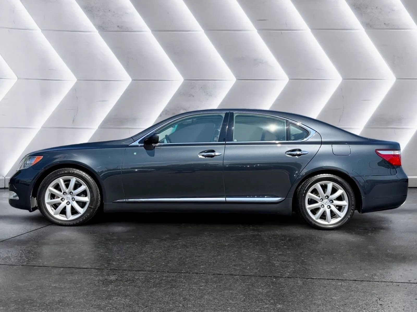 Used 2007 Lexus LS 460 RWD image 5