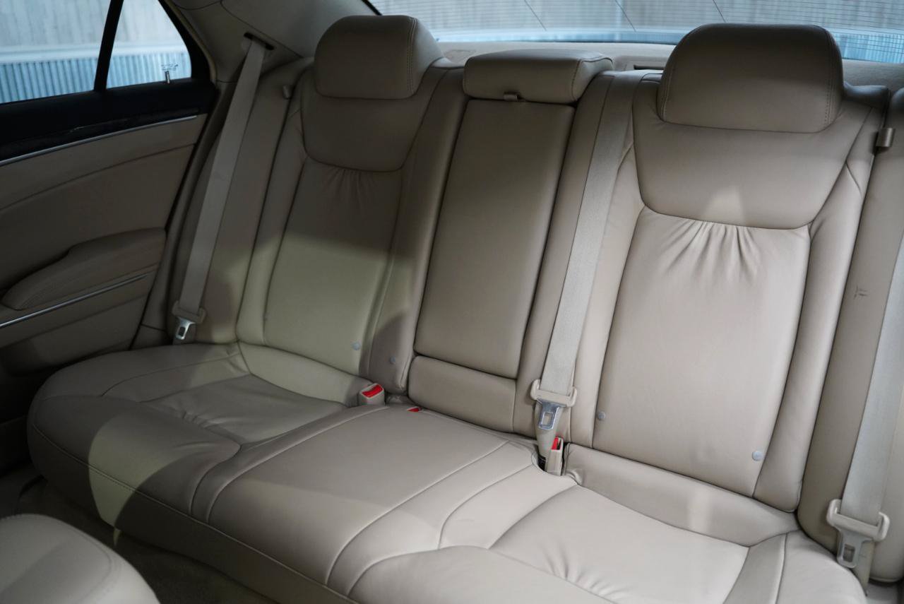 Used 2011 Chrysler 300 Limited RWD image 30