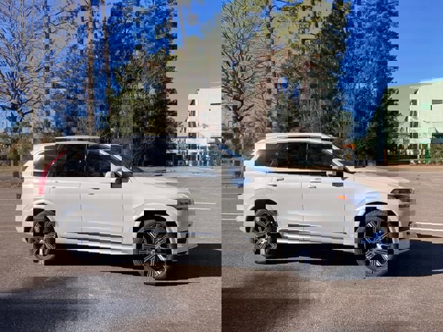 New 2025 Volvo XC90 T8 Core w/ Climate Package image 3