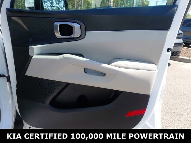Used 2025 Kia Sorento S image 28