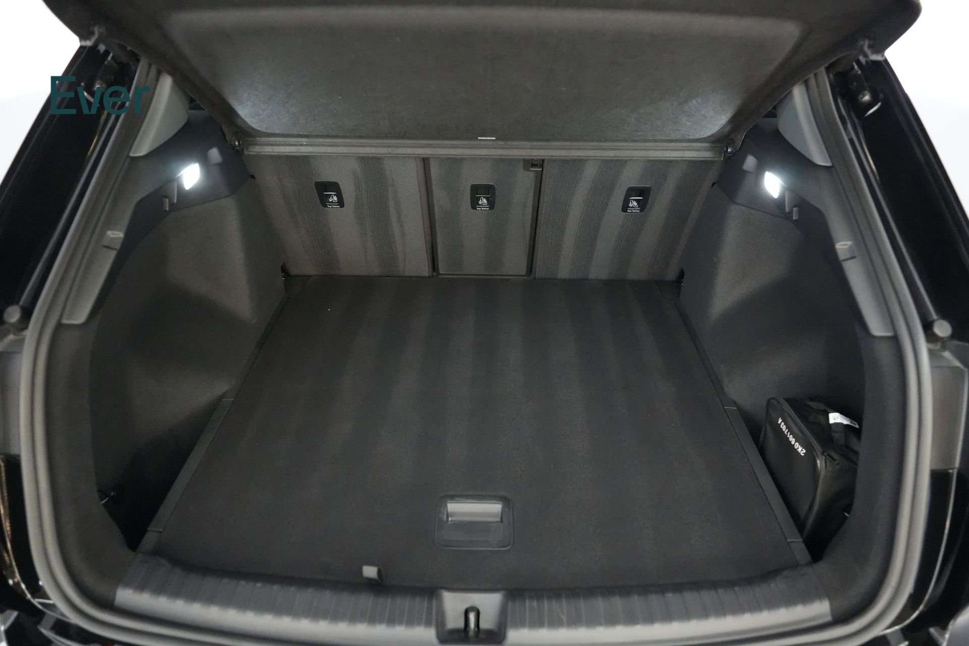 Used 2023 Audi Q4 e-tron Premium Plus w/ Premium Plus image 8