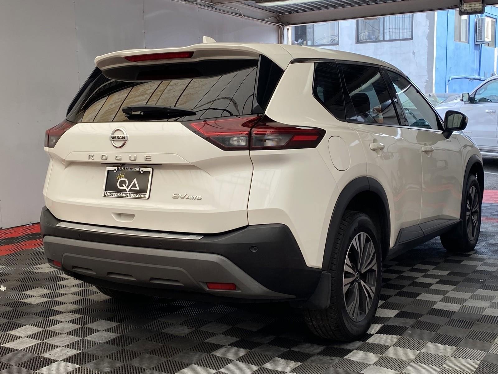 Used 2021 Nissan Rogue SV AWD/4WD image 6