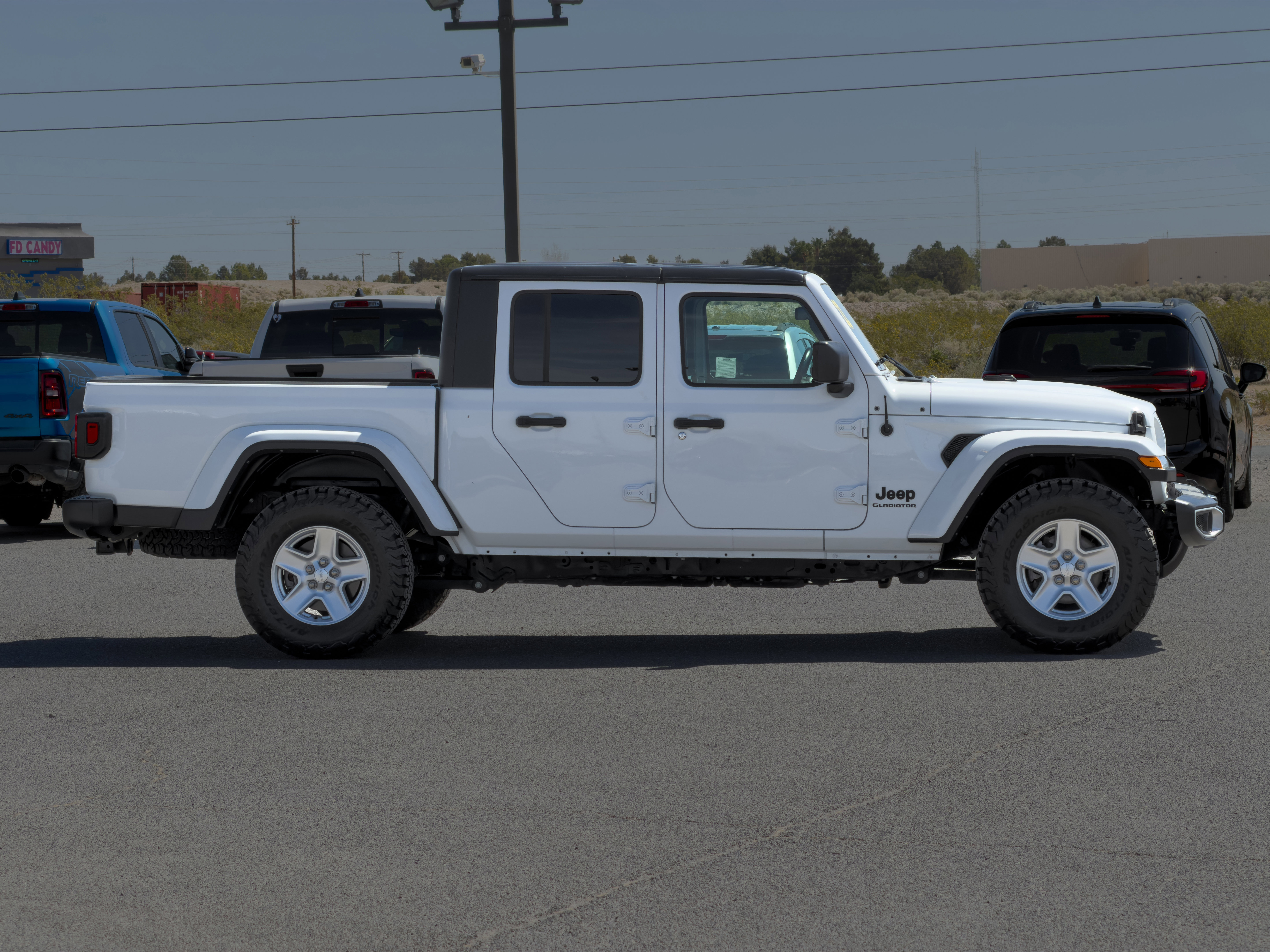 Used 2022 Jeep Gladiator Sport image 6