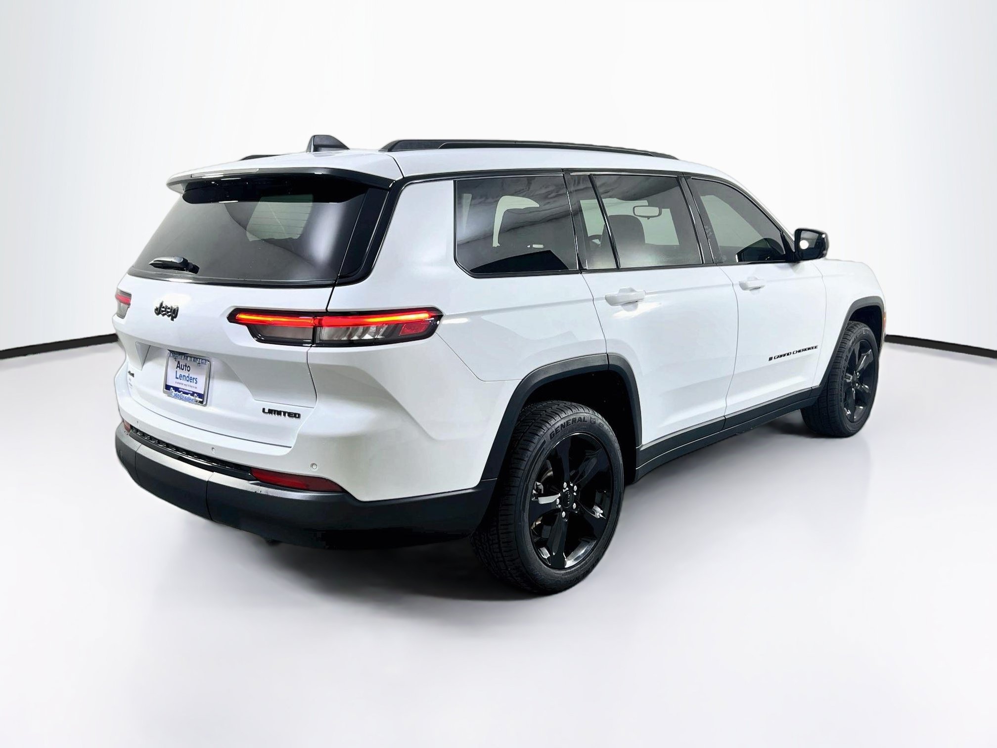 Used 2024 Jeep Grand Cherokee L Limited w/ Black Appearance Package AWD/4WD image 5