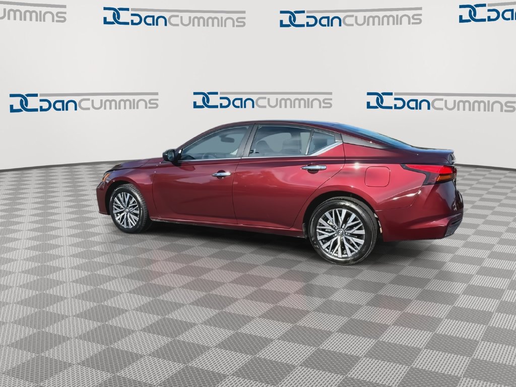 Used 2025 Nissan Altima 2.5 SV AWD/4WD image 6