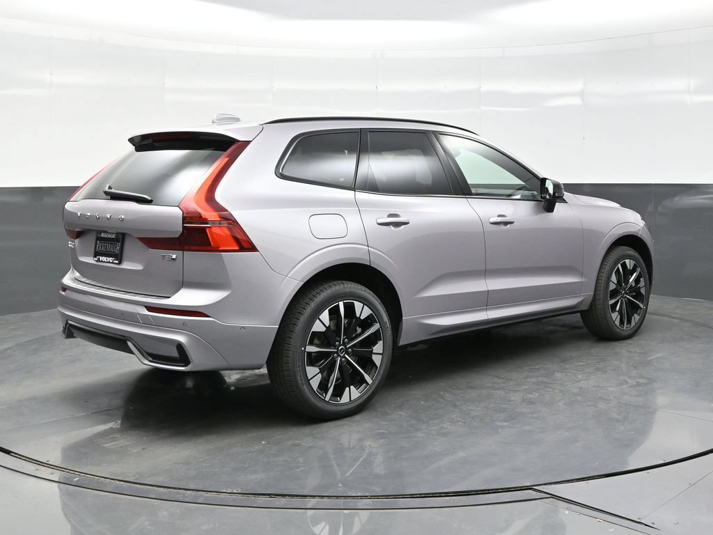 New 2026 Volvo XC60 T8 Plus w/ Climate Package PRO AWD/4WD image 7