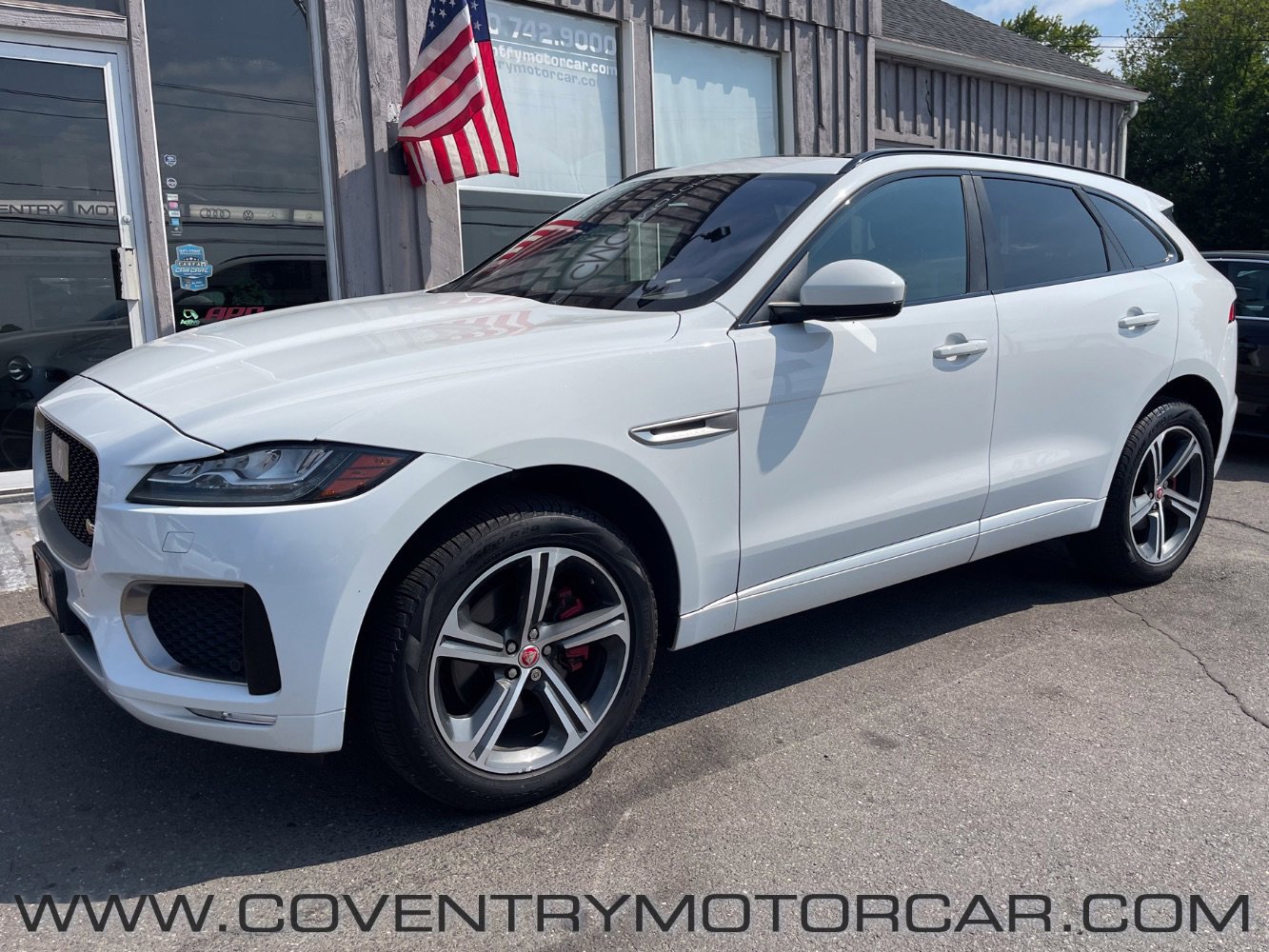 Used 2019 Jaguar F-PACE S image 2