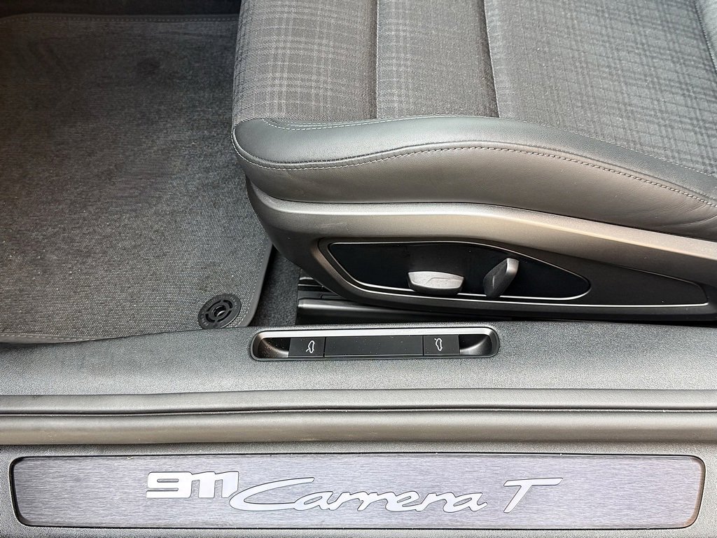 Certified 2025 Porsche 911 Carrera T image 20