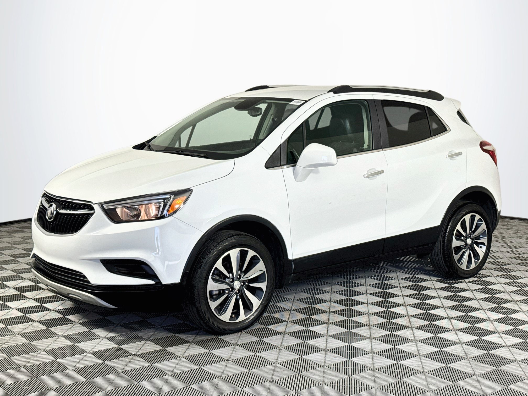 Used 2022 Buick Encore Preferred w/ Safety Package AWD/4WD image 4