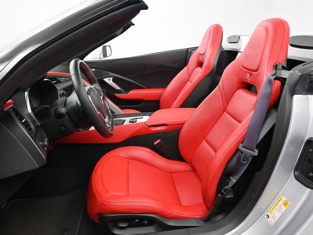 Used 2015 Chevrolet Corvette Z06 w/ 3LZ Preferred Equipment Group image 5