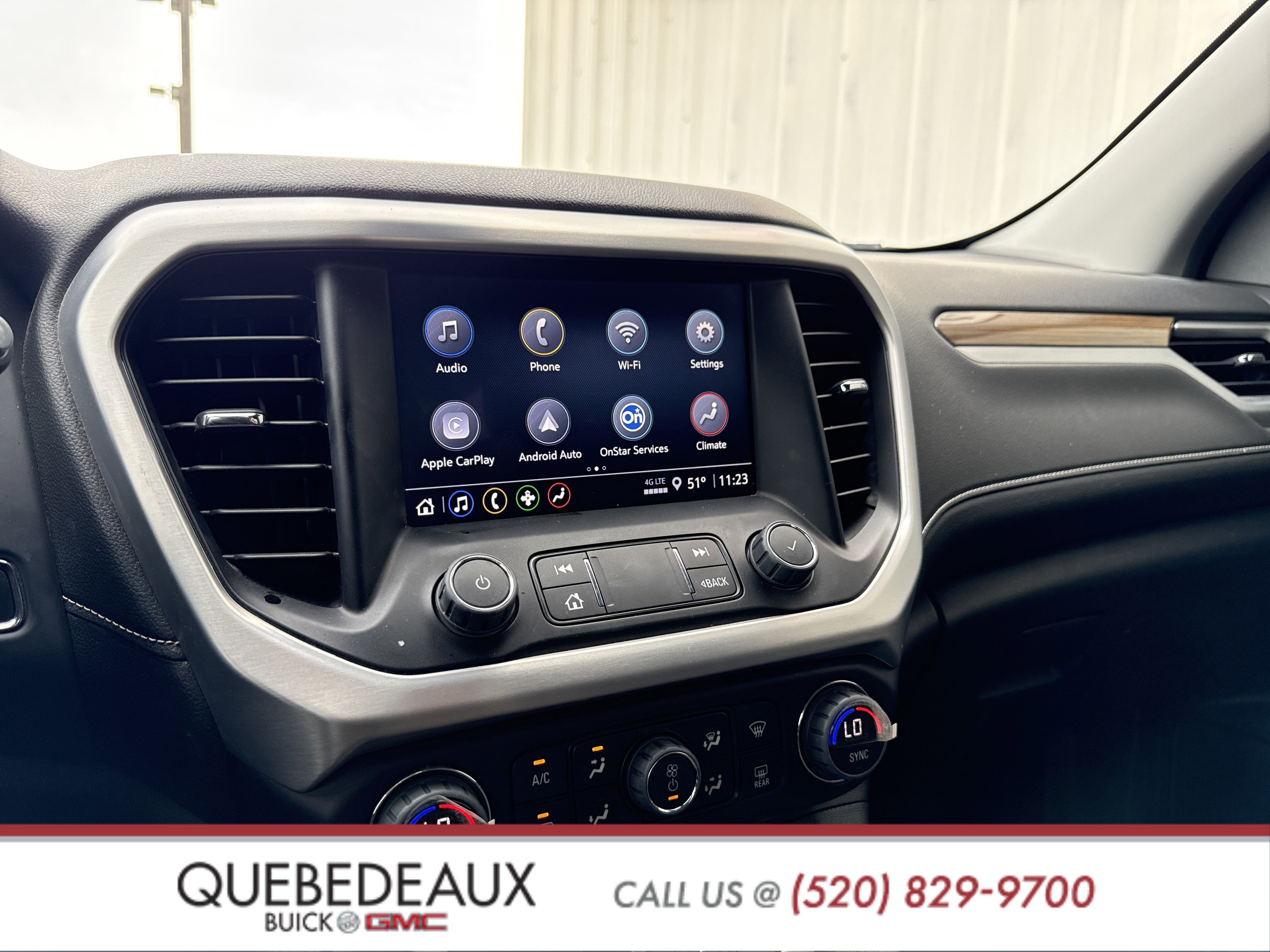 Used 2023 GMC Acadia SLE image 8