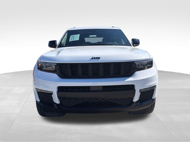 Used 2025 Jeep Grand Cherokee L Limited w/ Black Appearance Package AWD/4WD image 2