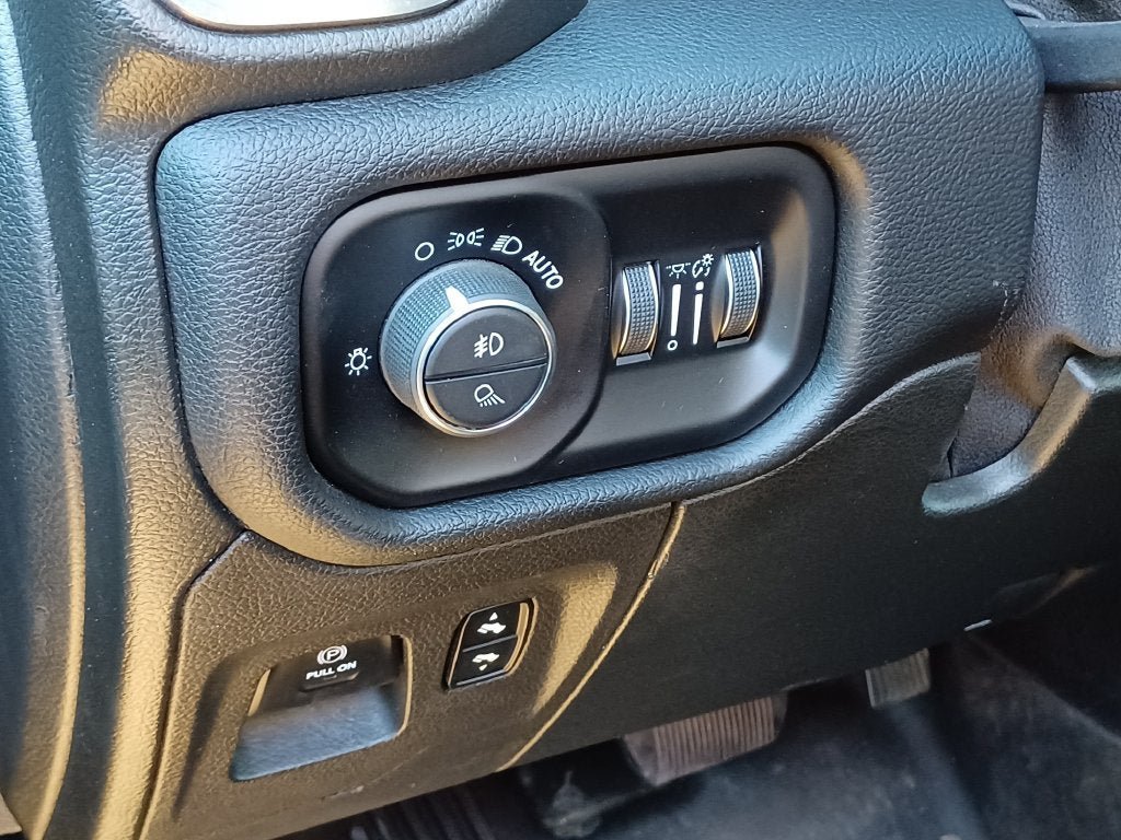 Used 2019 RAM 1500 Sport w/ Level 2 Equipment Group AWD/4WD image 9