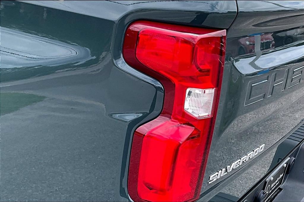 Used 2025 Chevrolet Silverado 1500 LT Trail Boss AWD/4WD image 19
