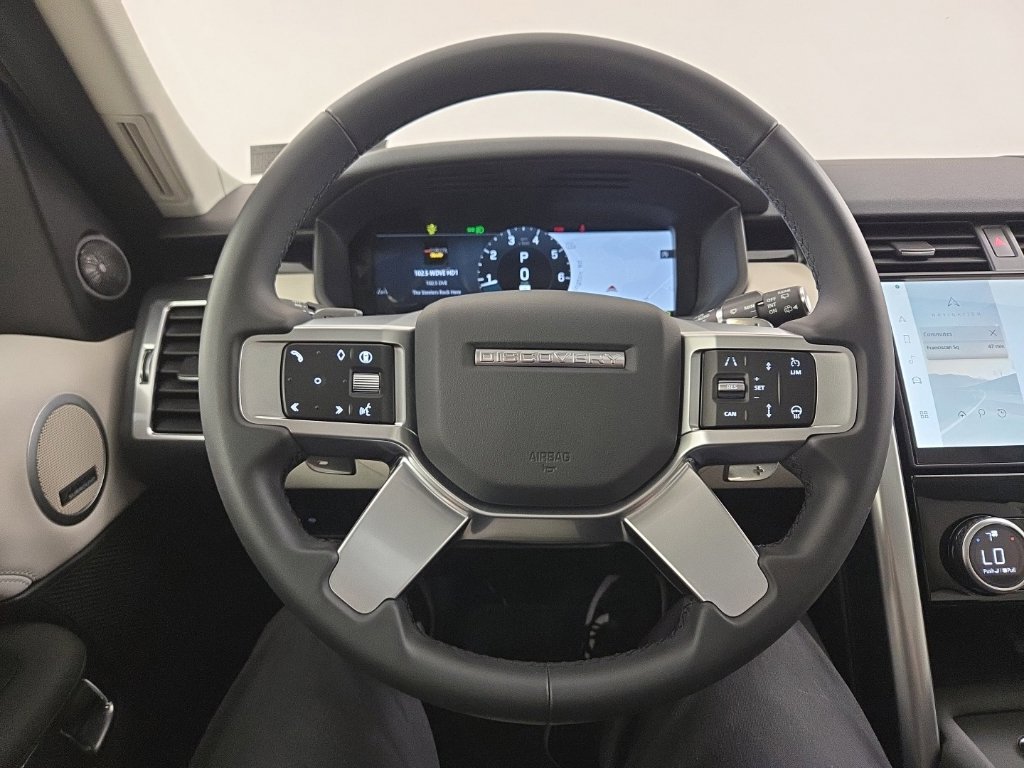 Certified 2025 Land Rover Discovery S AWD/4WD image 10
