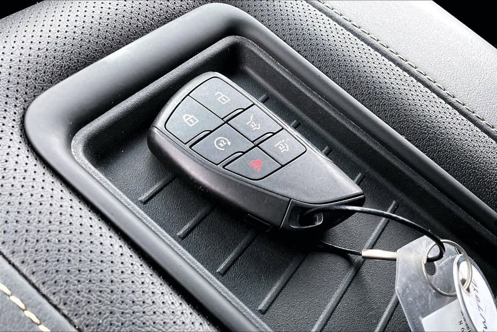 Used 2024 Chevrolet Suburban Premier image 35