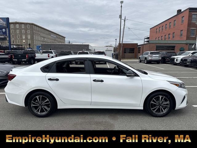 Used 2024 Kia Forte LXS image 3