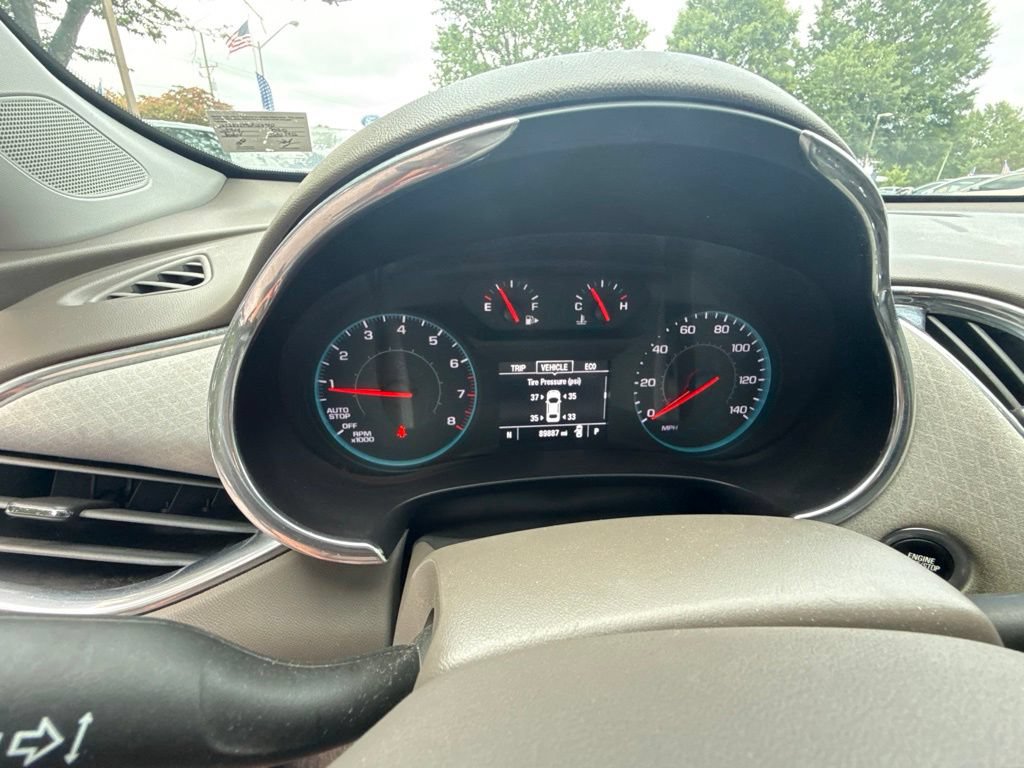 Used 2020 Chevrolet Malibu LT FWD image 17