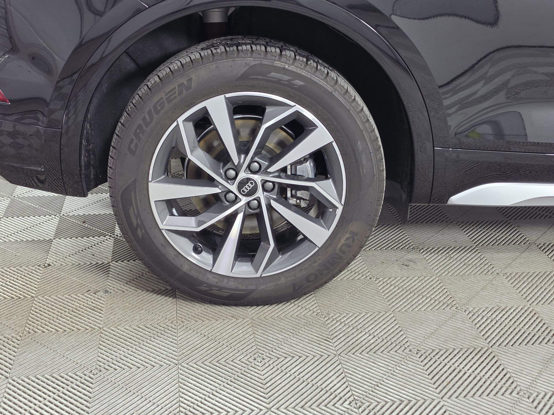 Certified 2023 Audi Q5 2.0T Premium Plus w/ Premium Plus Package AWD/4WD image 9