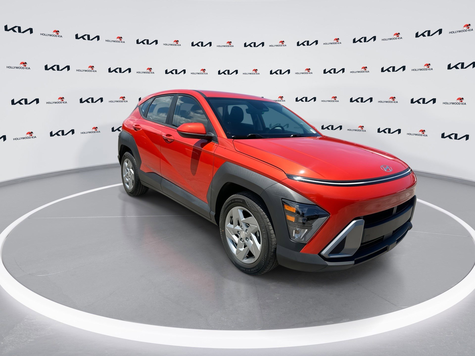 Used 2024 Hyundai Kona SE FWD image 2