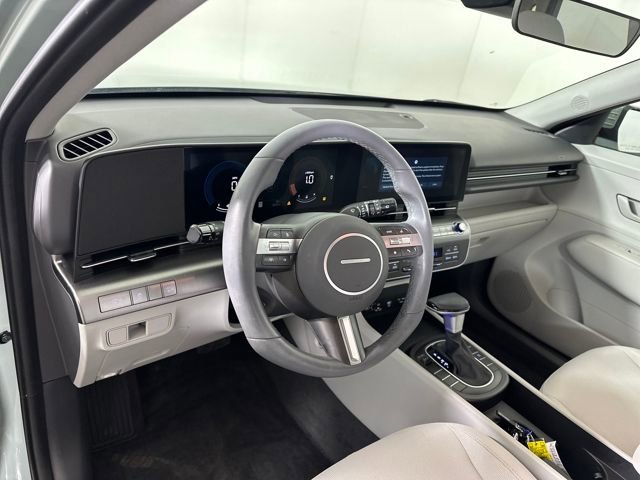 Used 2025 Hyundai Kona SEL image 13