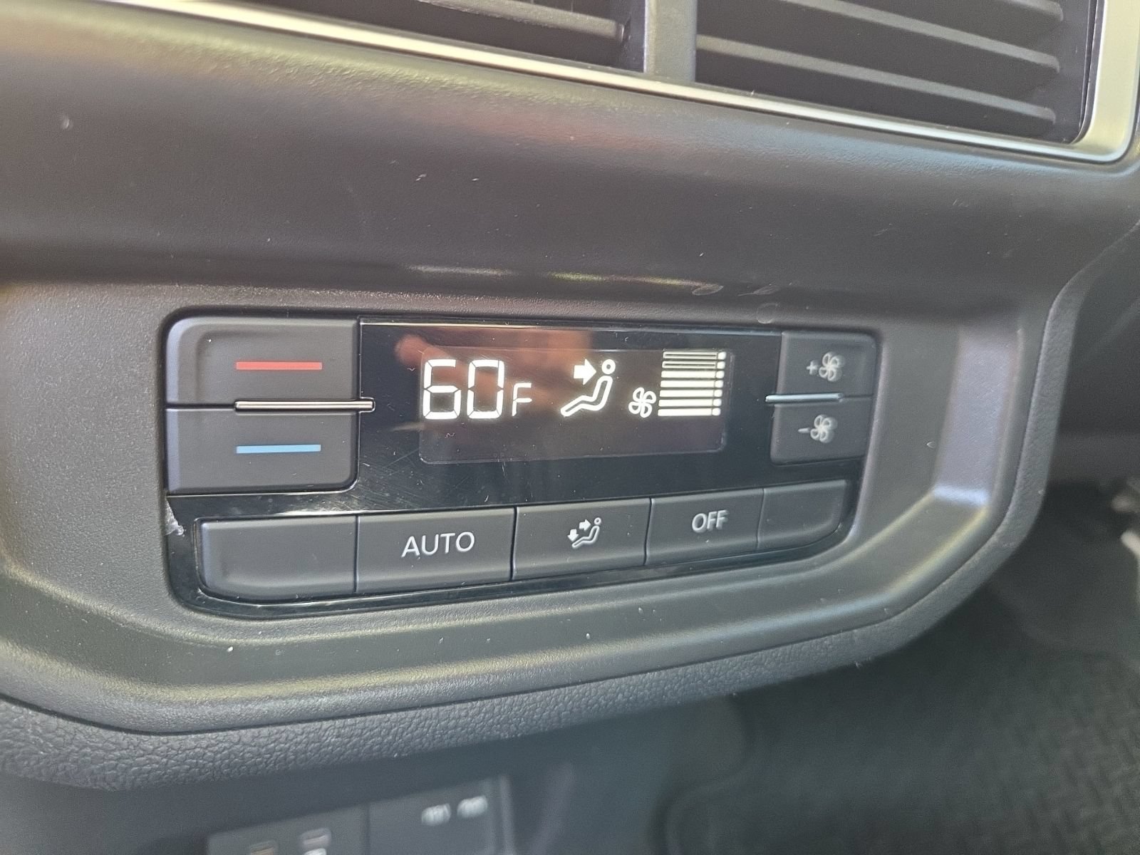 Certified 2024 Volkswagen Atlas Peak Edition SEL AWD/4WD image 25